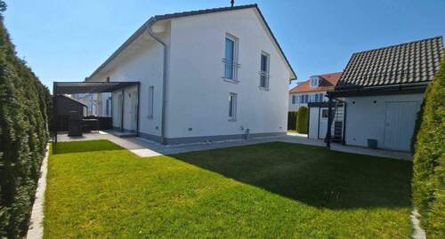 Eingangsbereich u. Garten - 4 Zimmer Doppelhaushälfte zum Kaufen in Weichs