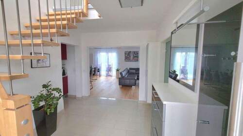 Flur - Doppelhaushälfte mit 121,00 m&sup2; in Weichs zum Kaufen