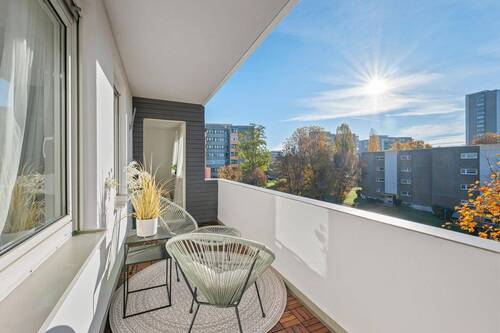 Balkon - 4 Zimmer Etagenwohnung in Böblingen