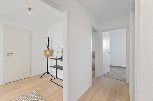 Flur - Etagenwohnung mit 89,50 m&sup2; in Böblingen zum Kaufen