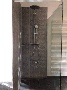 Bodentiefe Regendusche - 