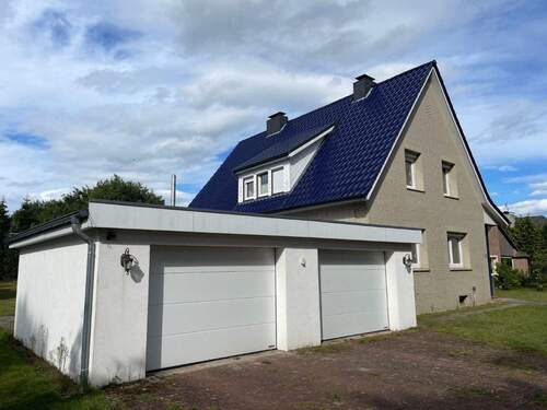 Doppelgarage - Einfamilienhaus mit 250,00 m² in Hemsbünde zum Kaufen