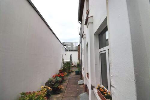 Hofansicht - 3 Zimmer Büro in Burg