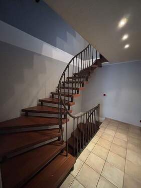 Treppe ins 1. OG - 