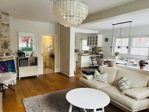 Wohnzimmer 2 - 7 Zimmer Doppelhaushälfte in Berlin