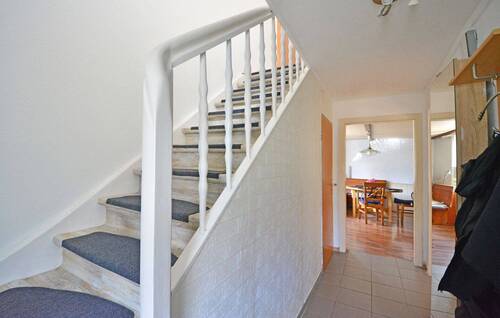 EG Flur - 8 Zimmer Einfamilienhaus in Habichtswald / Dörnberg