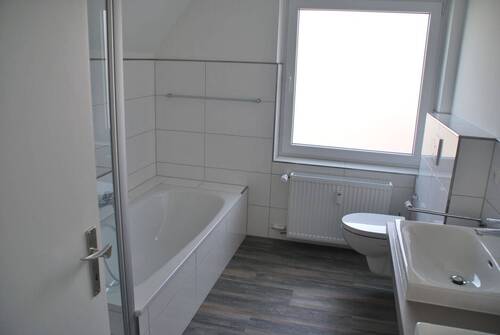 Vollbad mit Wanne u. Dusche.JPG - 