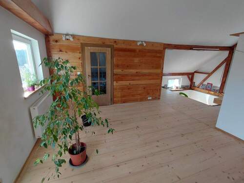 Sicht zum Badezimmer - 