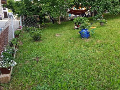 ...mit angrenzendem Gartenanteil - 