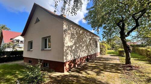 Außenansicht - 3 Zimmer Einfamilienhaus zum Kaufen in Neuenhagen