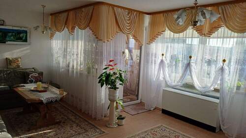 Wohnzimmer mit viel Licht - Provisionsfrei! Vermietete 2-Zimmer Wohnung mit Balkon in Altdorf bei LA