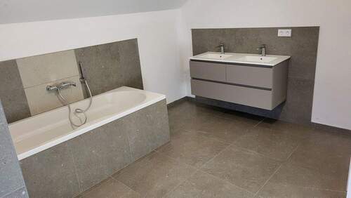 Wanne - 2 Waschtische - 