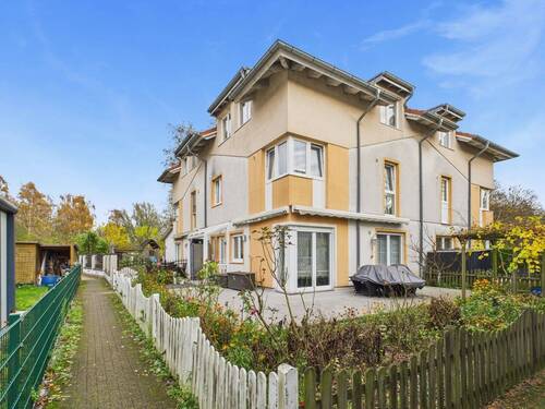 Außenansicht - *RESERVIERT* Stilvolles Reiheneckhaus mit Wohlfühlfaktor und großem Grundstück!