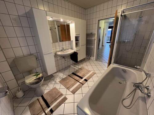 Badezimmer OG.JPG - 
