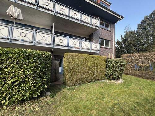 Blick vom Gartenanteil zur Terrasse - 