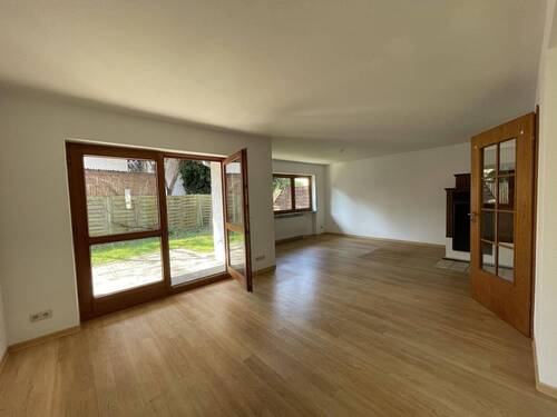 Wohn-/Esszimmer - 5 Zimmer Doppelhaushälfte zum Kaufen in Offenburg