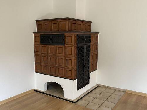 Kachelofen im Wohn-/Esszimmer - 5 Zimmer Doppelhaushälfte in Offenburg