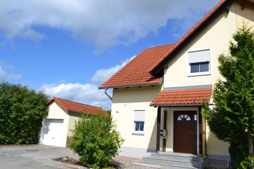 DSC_0374.JPG - Doppelhaushälfte mit Garage und Nebengebäude