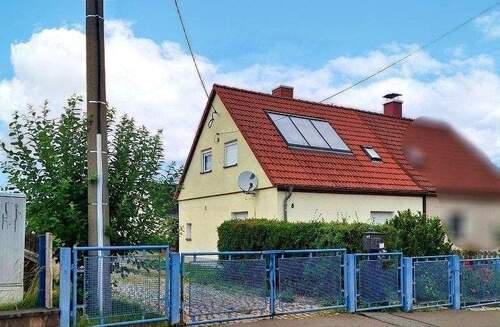 Straßenansicht - 3 Zimmer Doppelhaushälfte in Zwickau