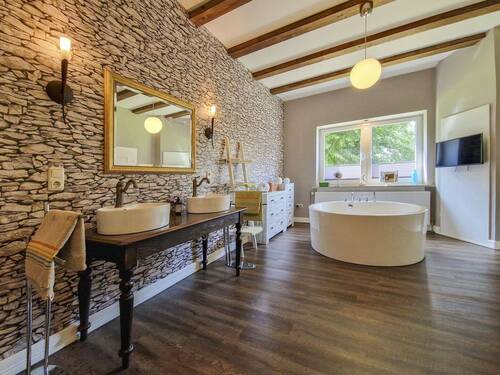 Badezimmer Hauptwohnung - 1 Zimmer Mehrfamilienhaus, Wohnhaus in Wewelsfleth