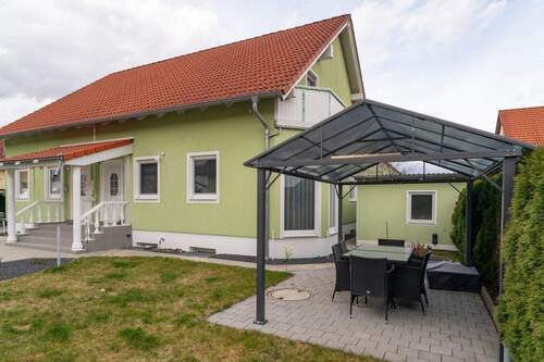 Seitenblick - 4 Zimmer Doppelhaushälfte zum Kaufen in Schwandorf