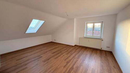 Essen-Wohnen - Helle, gemütliche Dachgeschosswohnung mit Einbauküche im Herzen von Dorfen!