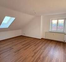 Helle, gemütliche Dachgeschosswohnung mit Einbauküche im Herzen von Dorfen!