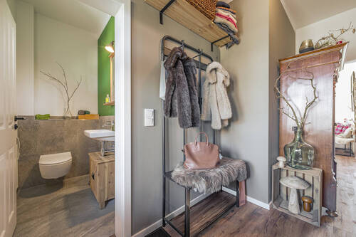 Flur und Gäste WC - 