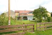 Wohnungen - Ehemalige Hofstelle mit 4 Häusern, 3 Wohneinheiten, Badeteich, Gartenland in Schönefeld bei Berlin OT Rotberg