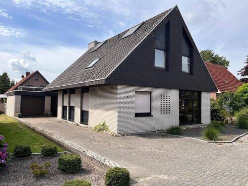 Vordere Ansicht - 5 Zimmer Einfamilienhaus zum Kaufen in Georgsdorf