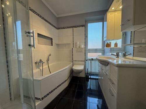 Badezimmer - 3 Zimmer Etagenwohnung zum Kaufen in Achim