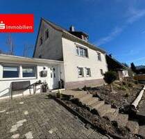 Es kommt auf die inneren Werte an! Familienglück in aussichtsreicher Anliegerstraße! - Dietzhölztal Steinbrücken