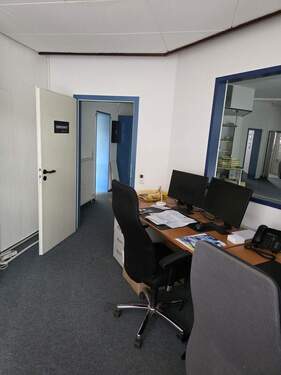 Büro mittlerer Eingang - 