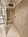 ebenerdige Dusche mit Sitzgelegenheit - 