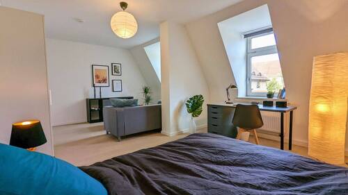 AKTUELL: Zimmer 1 / Wohn-Esszimmer - 4 Zimmer Etagenwohnung zum Kaufen in München