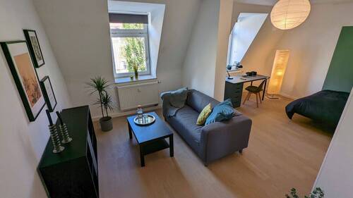 AKTUELL: Zimmer 1 / Wohn-Esszimmer - 4 Zimmer Etagenwohnung in München