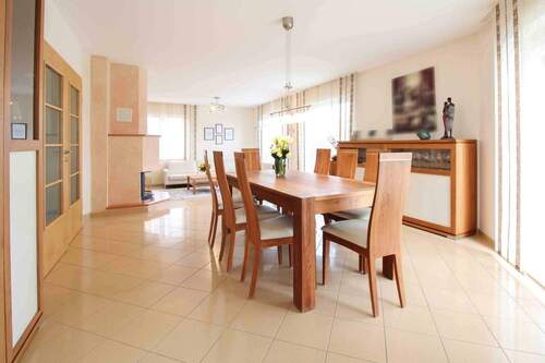 Esszimmer. - Einfamilienhaus mit 266,40 m² in Freigericht zum Kaufen