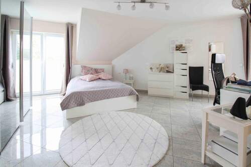 Schlafzimmer OG. - 