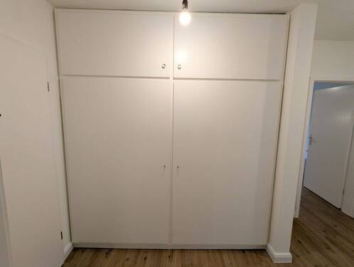 Einbauschrank Flur - 2 Zimmer Terrassenwohnung zur Miete in Hamburg