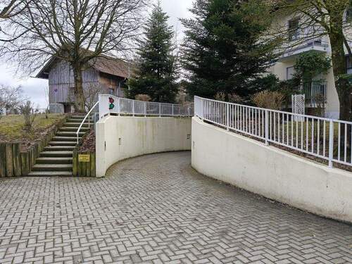 Zufahrt Tiefgarage - Etagenwohnung mit 74,70 m&sup2; in Bad Griesbach im Rottal zur Miete