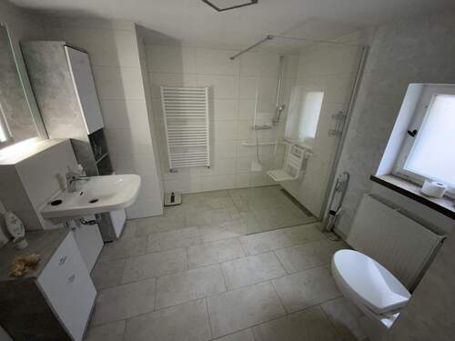 Badezimmer - Einfamilienhaus mit 140,00 m&sup2; in Niederorschel zum Kaufen