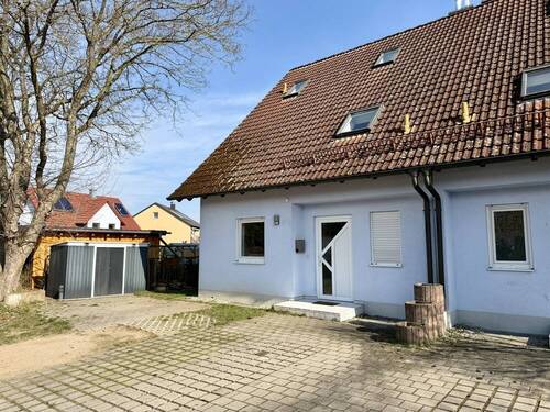 Bild 1 - Doppelhaushälfte mit Garten - 395.000,00&nbsp;EUR Kaufpreis, ca.&nbsp; 135,00&nbsp;m&sup2;&nbsp;Wohnfl&auml;che