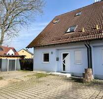 Doppelhaushälfte mit Garten - 395.000,00&nbsp;EUR Kaufpreis, ca.&nbsp; 135,00&nbsp;m&sup2;&nbsp;Wohnfl&auml;che in Hilpoltstein Zell (PLZ: 91161)