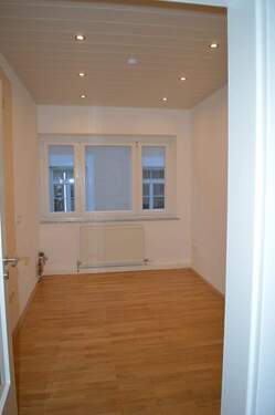 Schlafzimmer - 3 Zimmer Etagenwohnung zum Kaufen in Geisenfeld