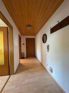 Flur - Mehrfamilienhaus, Wohnhaus mit 45,00 m&sup2; in Coburg zur Miete