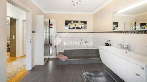 1. OG Badezimmer 2 - 