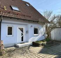 FAMILIENFREUNDLICH - Doppelhaushälfte mit Garten - Hilpoltstein Zell