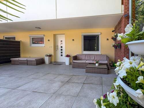 Halbüberdachte Terrasse / Gartenbereich - 