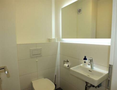 Modernes Gäste-WC - 