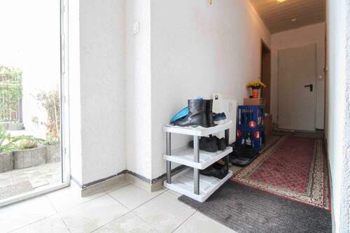 Hausflur - 1 Zimmer Mehrfamilienhaus, Wohnhaus zum Kaufen in Staßfurt